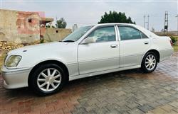 تۆیۆتا کراون